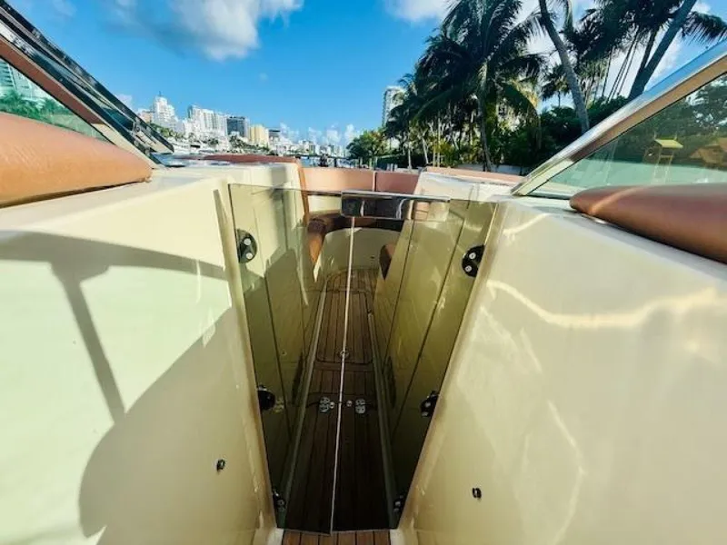 Slide: The Image of Chris-Craft Launch 32 2015 - 34