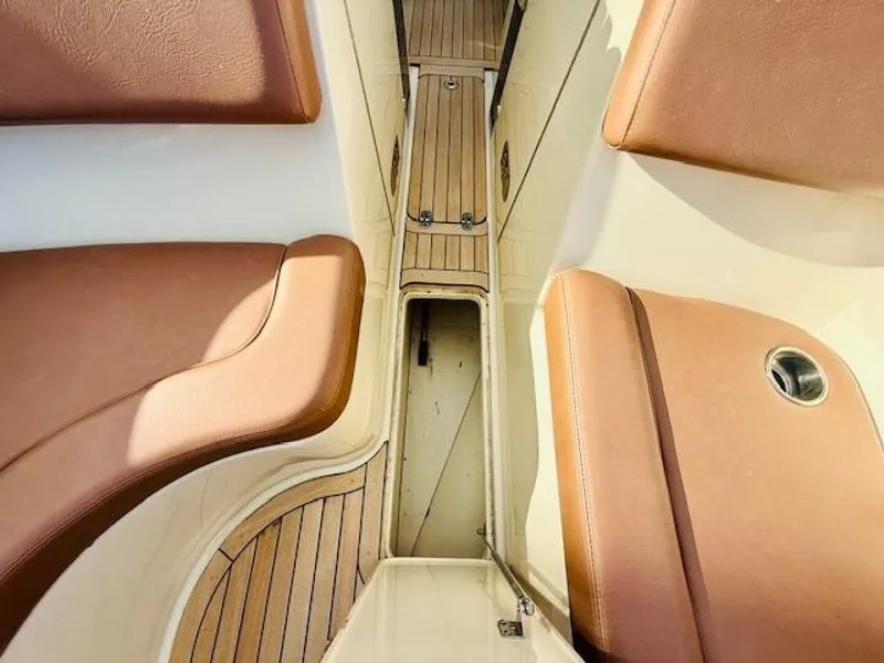 Slide: The Image of Chris-Craft Launch 32 2015 - 37