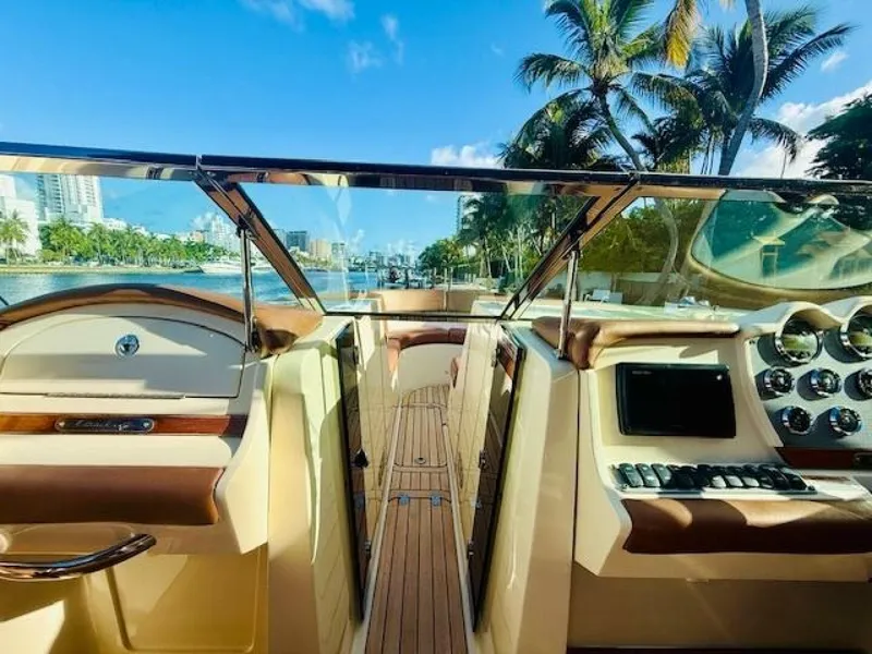 Slide: The Image of Chris-Craft Launch 32 2015 - 41