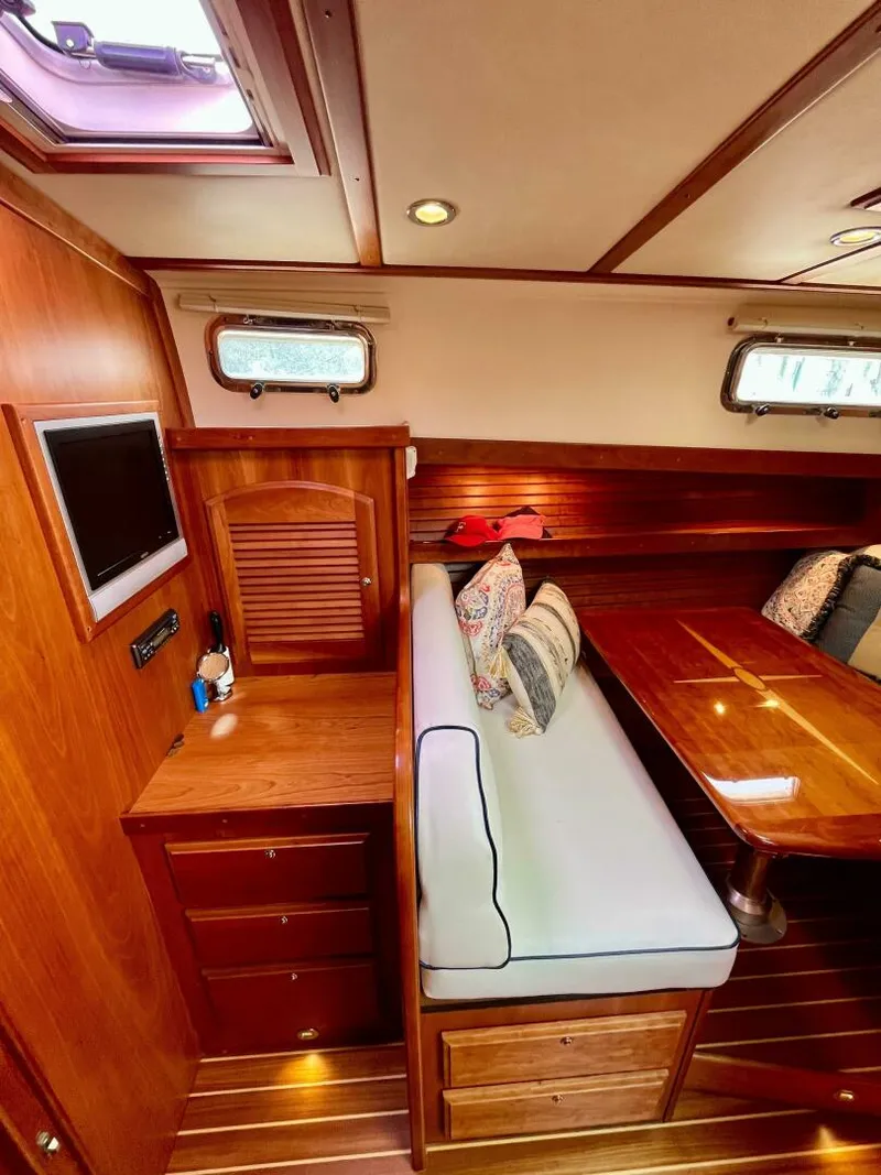 Slide: The Image of Sabre 40 Sedan 2010 - 28