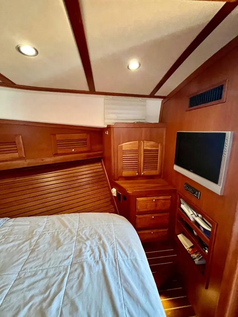 Slide: The Image of Sabre 40 Sedan 2010 - 32