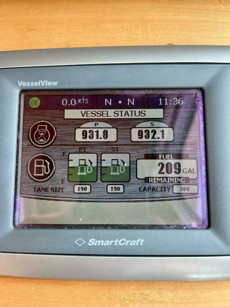 Slide: The Image of Sabre 40 Sedan 2010 - 38