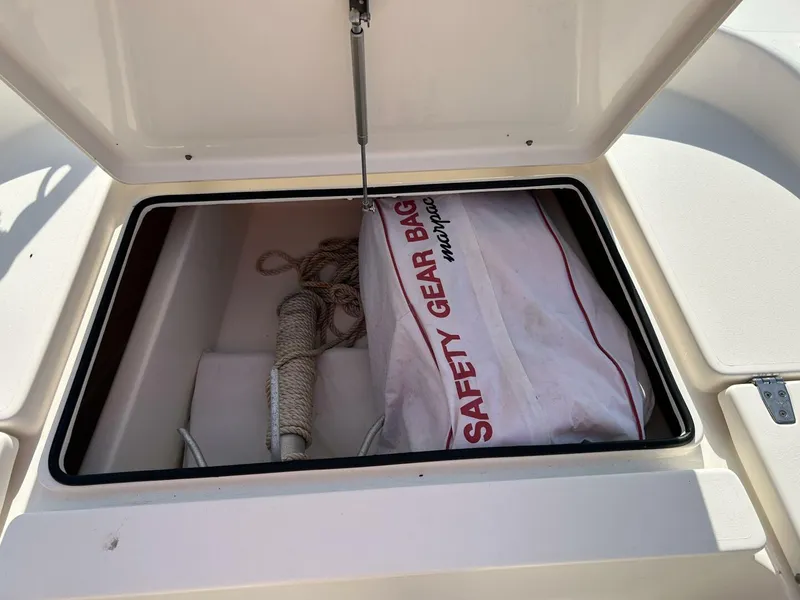 Slide: The Image of Pathfinder 2200 CC 2019 - 15