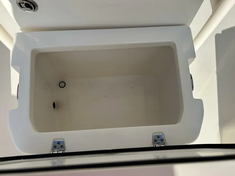 Slide: The Image of Pathfinder 2200 CC 2019 - 19