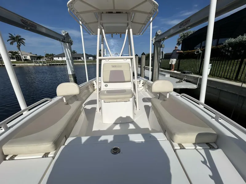 Slide: The Image of Pathfinder 2200 CC 2019 - 25