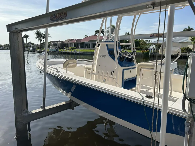 Slide: The Image of Pathfinder 2200 CC 2019 - 3