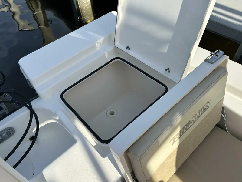 Slide: The Image of Pathfinder 2200 CC 2019 - 9