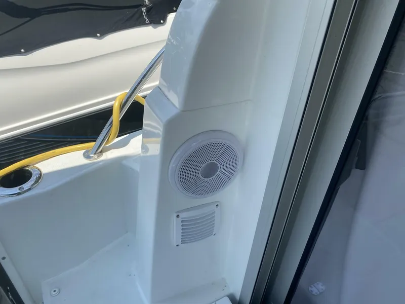 Slide: The Image of Beneteau Antares 8 2023 - 11