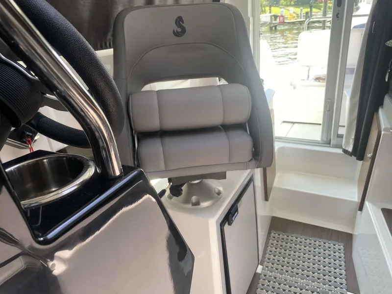 Slide: The Image of Beneteau Antares 8 2023 - 16