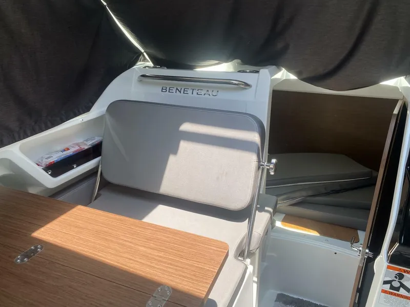 Slide: The Image of Beneteau Antares 8 2023 - 20