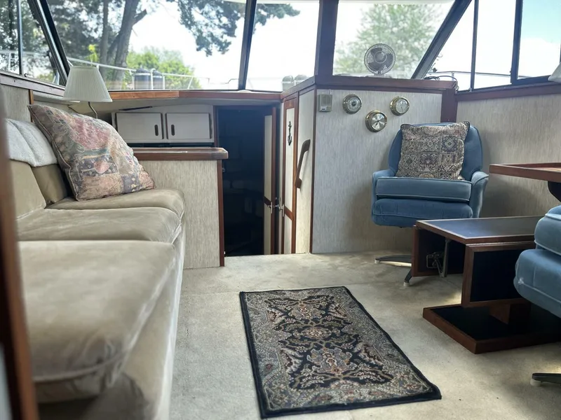 Slide: The Image of Carver Yachts 3207 1985 - 13