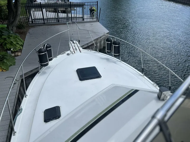 Slide: The Image of Carver Yachts 3207 1985 - 4