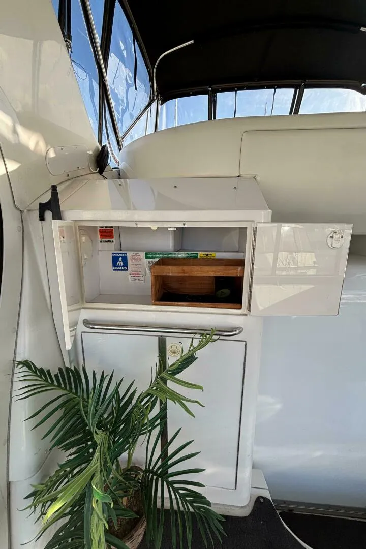 Slide: The Image of Carver Yachts 396 Aft Cabin MY 2001 - 21