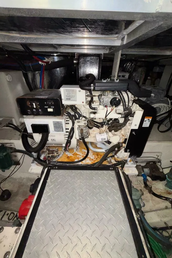 Slide: The Image of Carver Yachts 396 Aft Cabin MY 2001 - 88