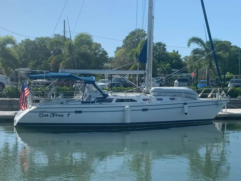 Slide: The Image of Catalina 42 Mk II 1995 - 3
