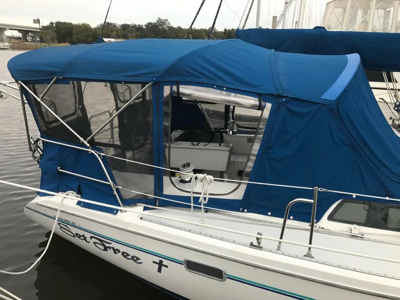 Slide: The Image of Catalina 42 Mk II 1995 - 4