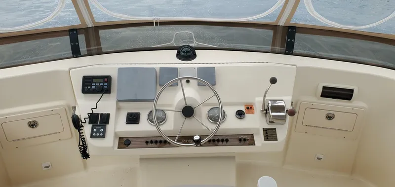 Slide: The Image of Mainship 400 Trawler 2004 - 12