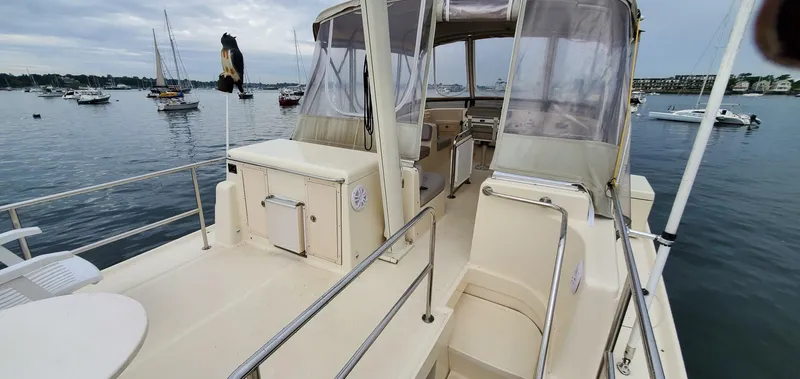 Slide: The Image of Mainship 400 Trawler 2004 - 19