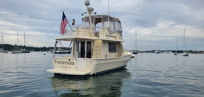 Slide: The Image of Mainship 400 Trawler 2004 - 2