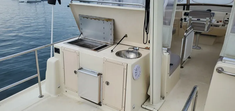 Slide: The Image of Mainship 400 Trawler 2004 - 21