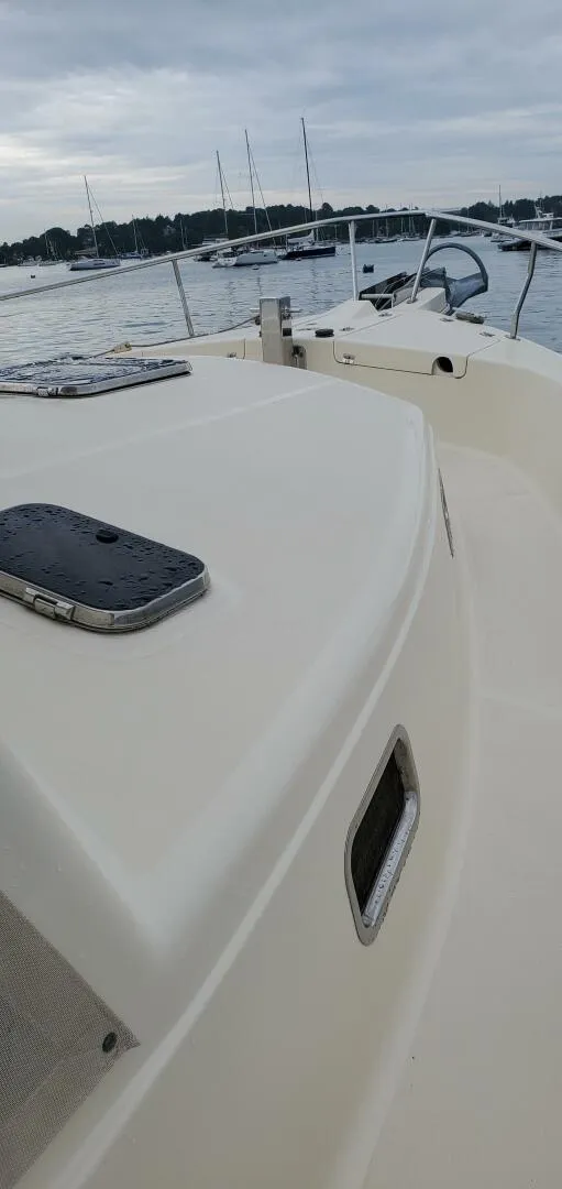 Slide: The Image of Mainship 400 Trawler 2004 - 24