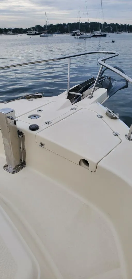 Slide: The Image of Mainship 400 Trawler 2004 - 25