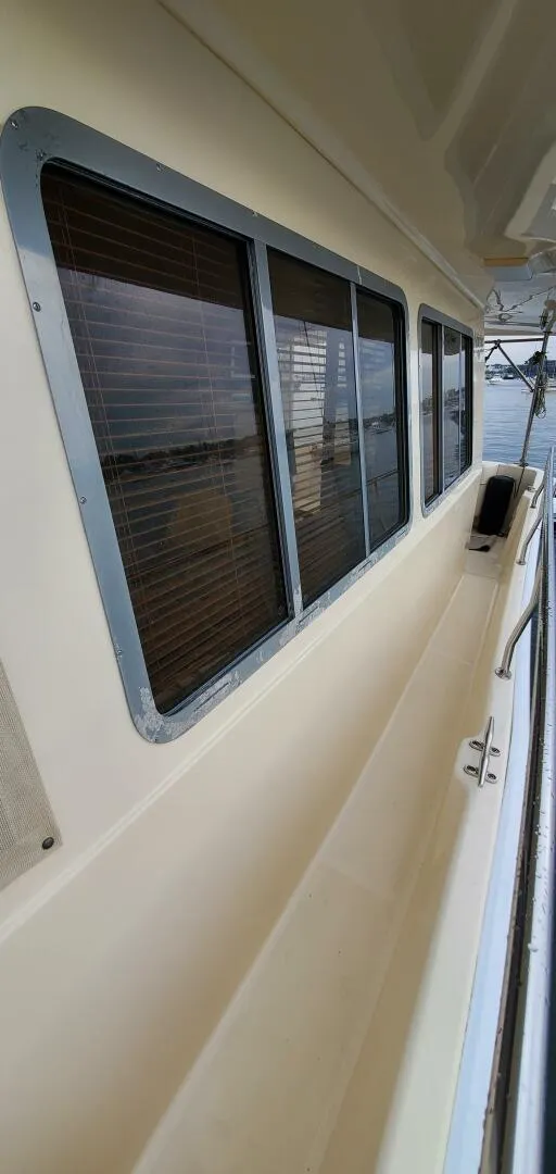 Slide: The Image of Mainship 400 Trawler 2004 - 28