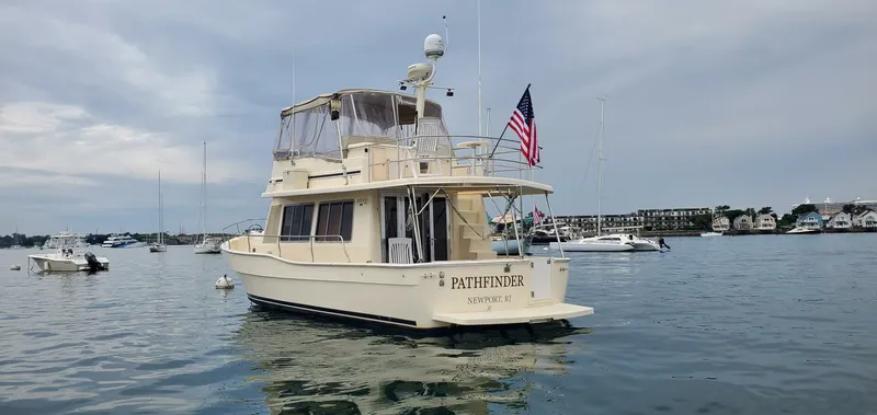 Slide: The Image of Mainship 400 Trawler 2004 - 3