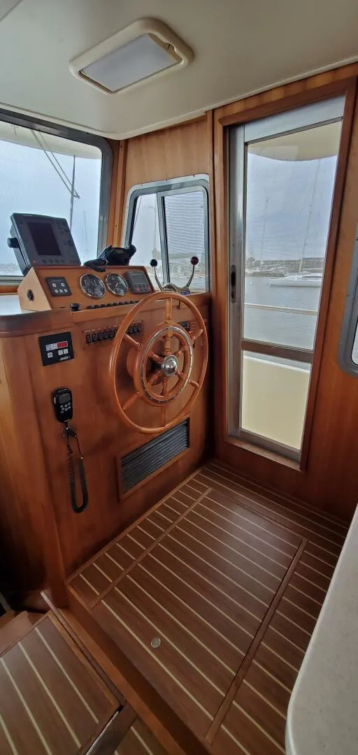 Slide: The Image of Mainship 400 Trawler 2004 - 38