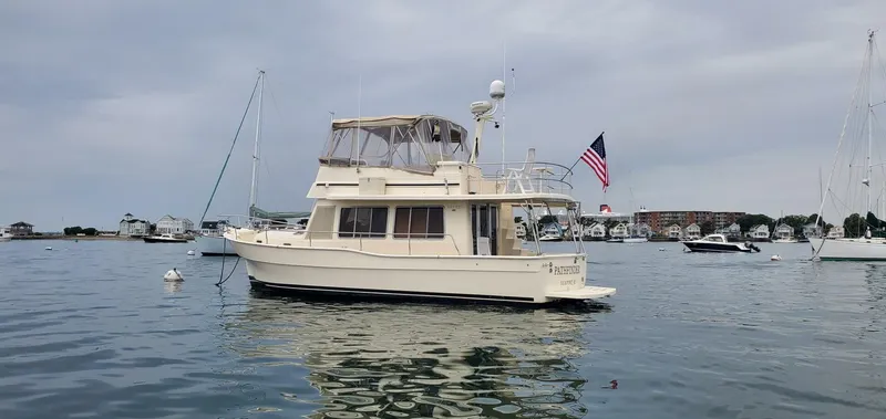 Slide: The Image of Mainship 400 Trawler 2004 - 4