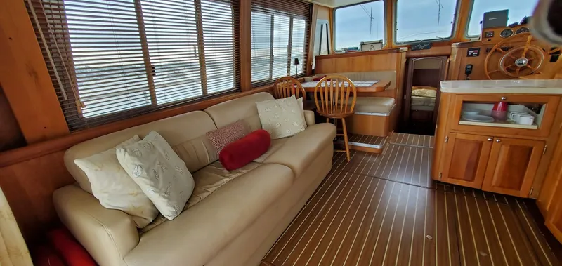 Slide: The Image of Mainship 400 Trawler 2004 - 45