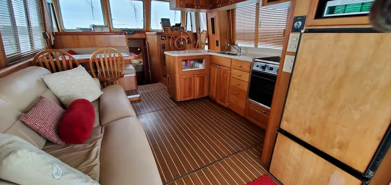 Slide: The Image of Mainship 400 Trawler 2004 - 46