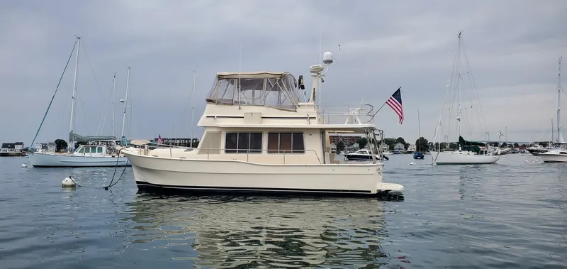 Slide: The Image of Mainship 400 Trawler 2004 - 5