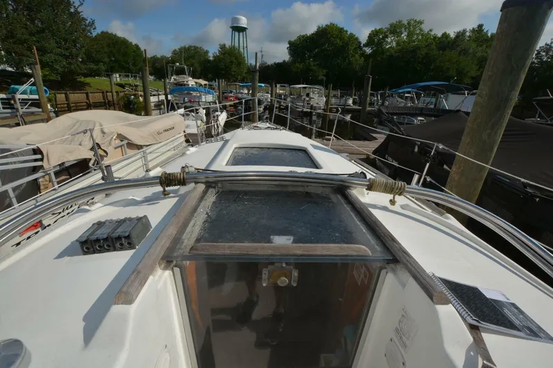 Slide: The Image of Beneteau Oceanis 311 2000 - 2