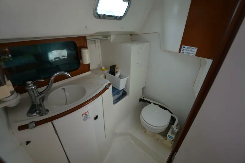 Slide: The Image of Beneteau Oceanis 311 2000 - 22