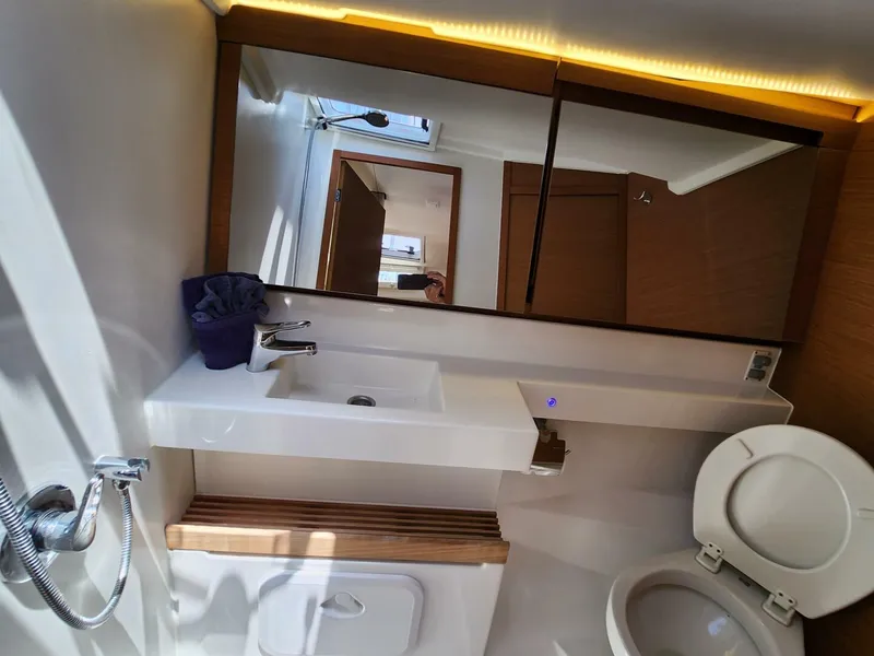Slide: The Image of Jeanneau Sun Odyssey 440 2023 - 17