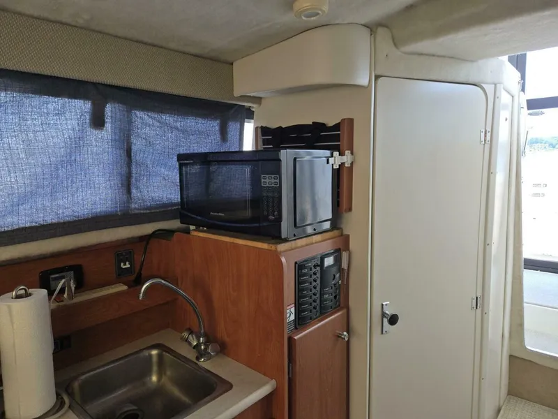 Slide: The Image of Bayliner 289 EC 2005 - 17