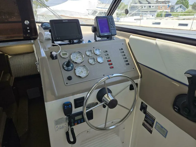 Slide: The Image of Bayliner 289 EC 2005 - 9