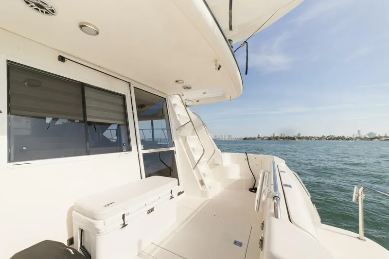 Slide: The Image of Bayliner 5788 1999 - 5