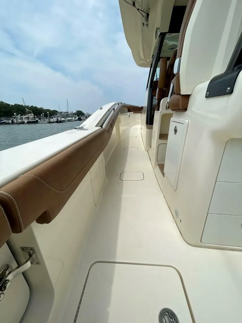 Slide: The Image of Scout 420 Lxf 2020 - 29