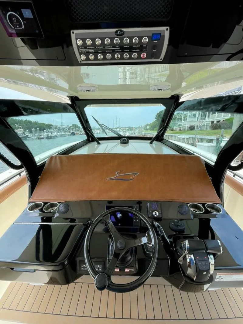 Slide: The Image of Scout 420 Lxf 2020 - 35