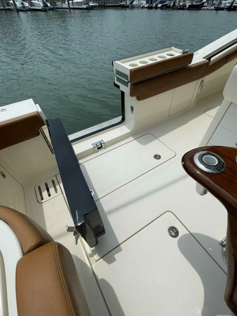 Slide: The Image of Scout 420 Lxf 2020 - 66