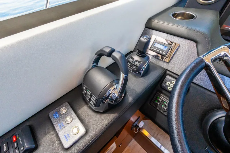 Slide: The Image of Riviera 4800 Sport Yacht 2019 - 22