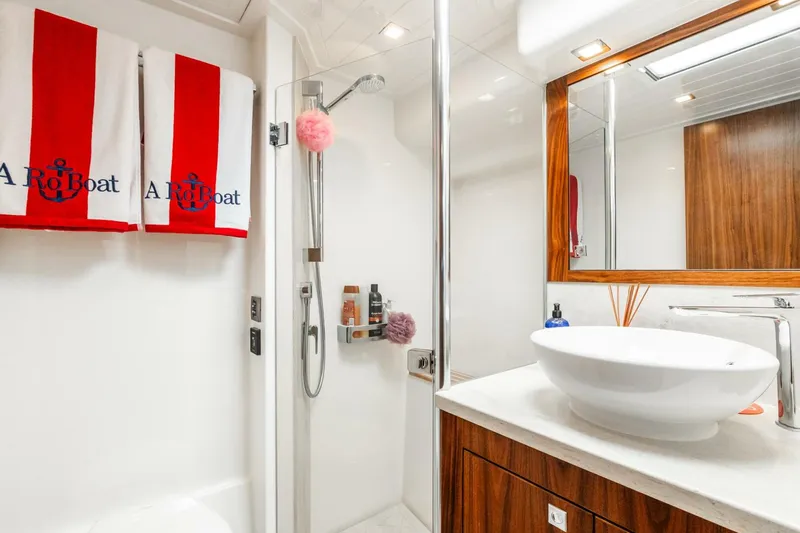 Slide: The Image of Riviera 4800 Sport Yacht 2019 - 59