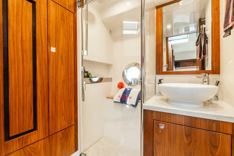 Slide: The Image of Riviera 4800 Sport Yacht 2019 - 64