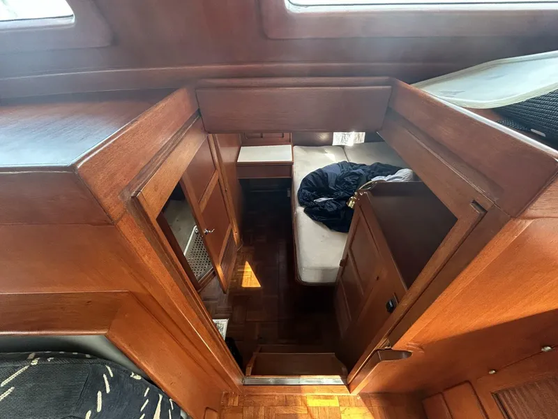 Slide: The Image of Albin Dual Cabin 1978 - 18