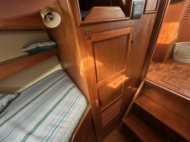 Slide: The Image of Albin Dual Cabin 1978 - 28