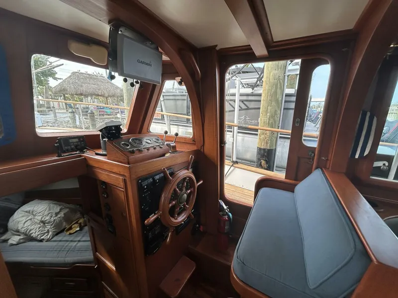 Slide: The Image of Albin Dual Cabin 1978 - 3