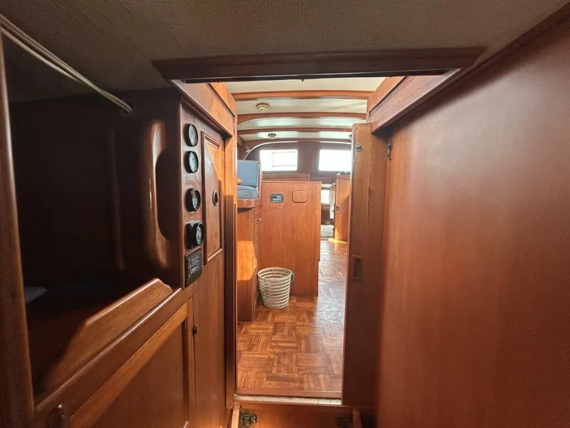 Slide: The Image of Albin Dual Cabin 1978 - 33