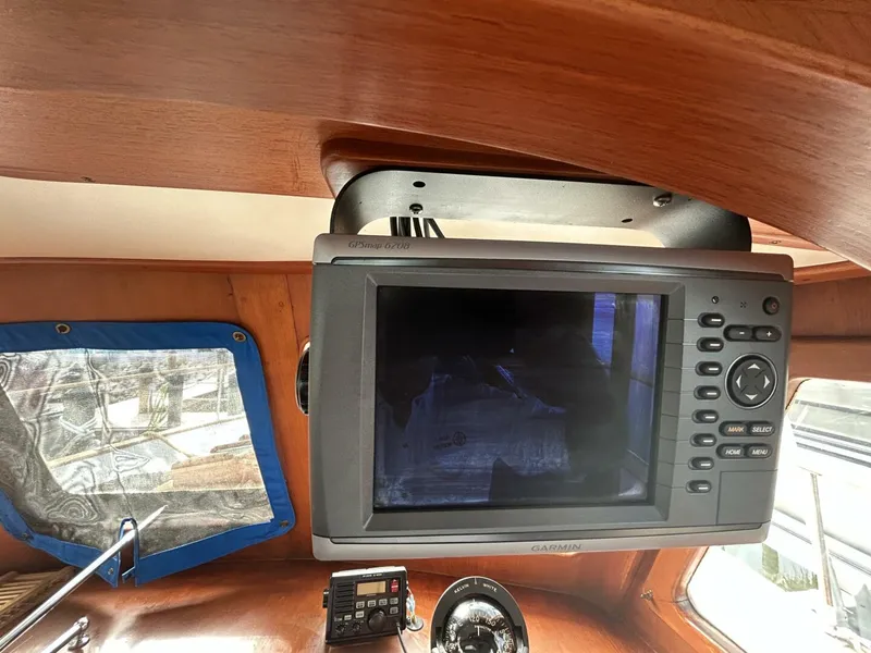 Slide: The Image of Albin Dual Cabin 1978 - 4